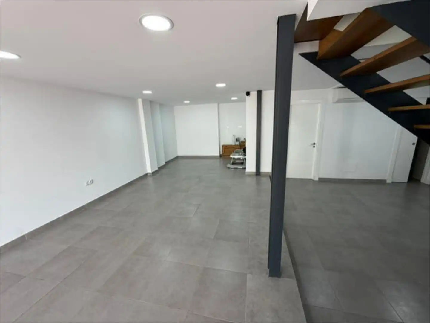 Piso de alquiler en Los Molinos - Villa Blanca Piso de alquiler en Almería con Calefacción, Trastero y Amueblado