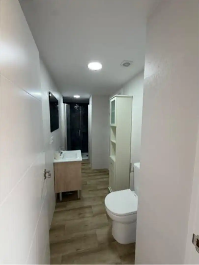 Piso de alquiler en Los Molinos - Villa Blanca Baño de Piso de alquiler en Almería con Calefacción, Trastero y Amueblado