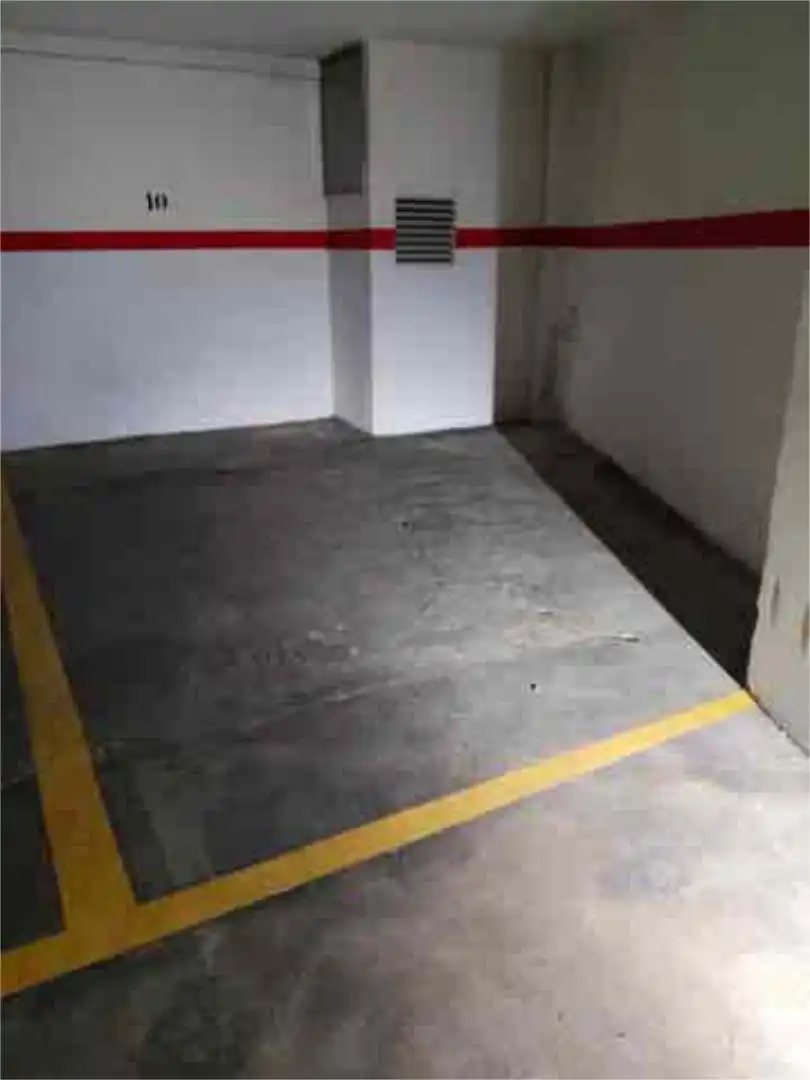 Parkplatz von Garage zur Miete in  Valencia Capital