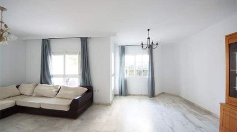 Foto 2 de Apartament en venda a Nueva Atalaya, Estepona