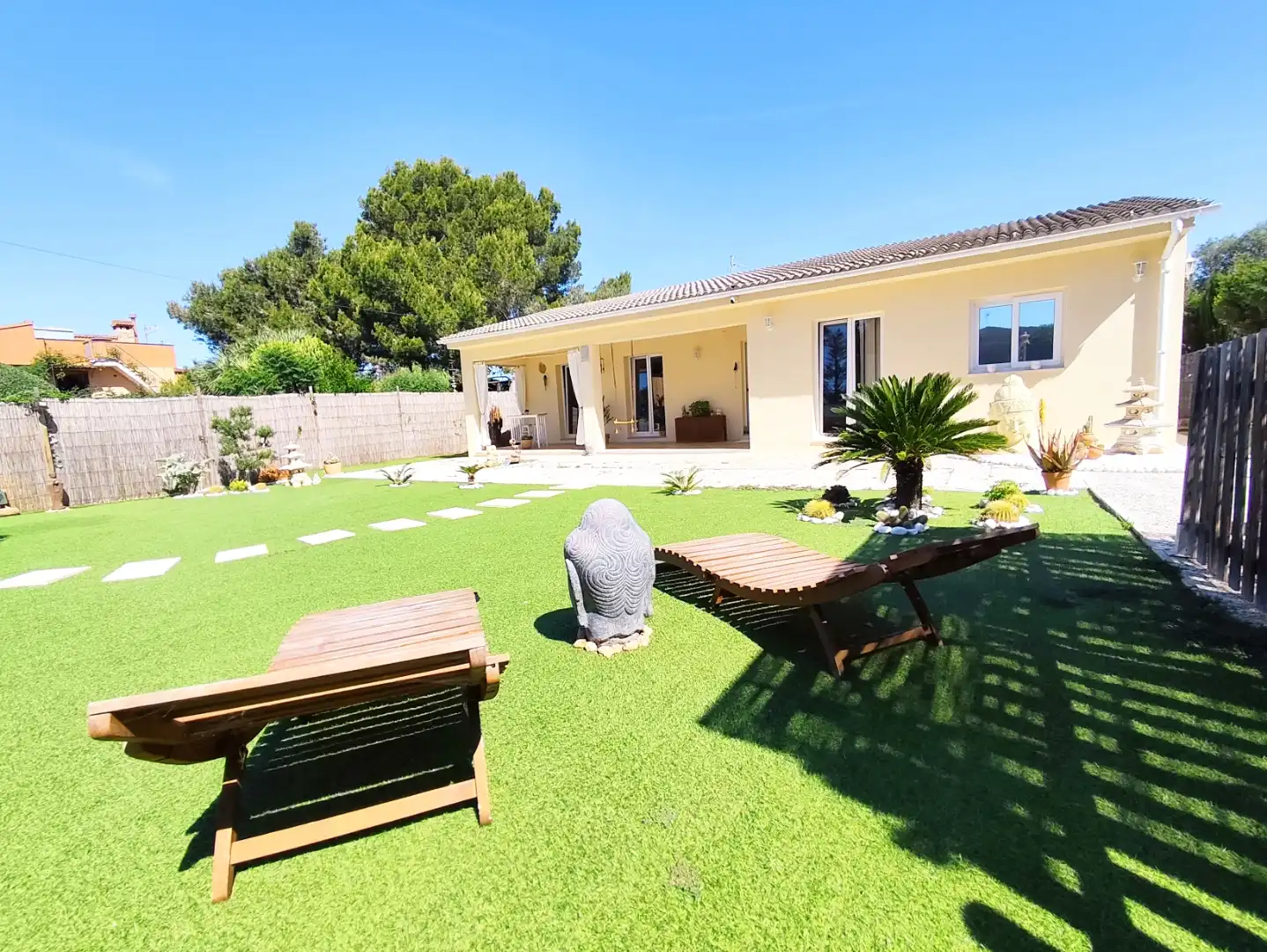 Houses for sale in Carrer de Centaure, 20, Badia Blava - Badia Gran - Tolleric Garden of Houses for sale in Llucmajor with Air Conditioner, Terrace and Swimming Pool