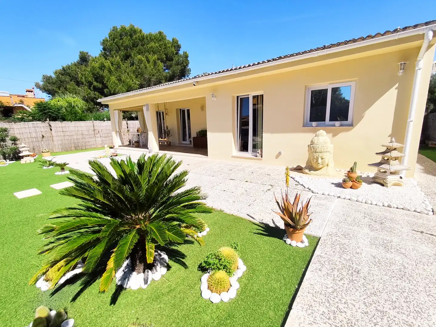 Houses for sale in Carrer de Centaure, 20, Badia Blava - Badia Gran - Tolleric Exterior view of Houses for sale in Llucmajor with Air Conditioner, Terrace and Swimming Pool