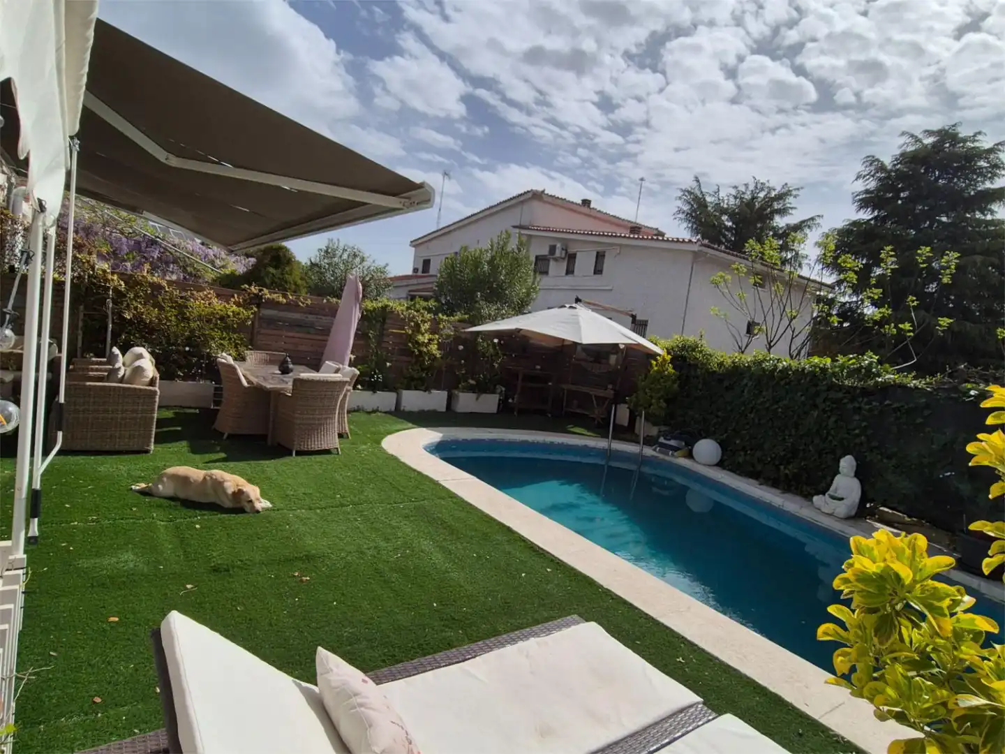 Pis en venda a Pueblo Piscina de Pis en venda en Pozuelo de Alarcón amb Aire condicionat, Calefacció i Jardí privat
