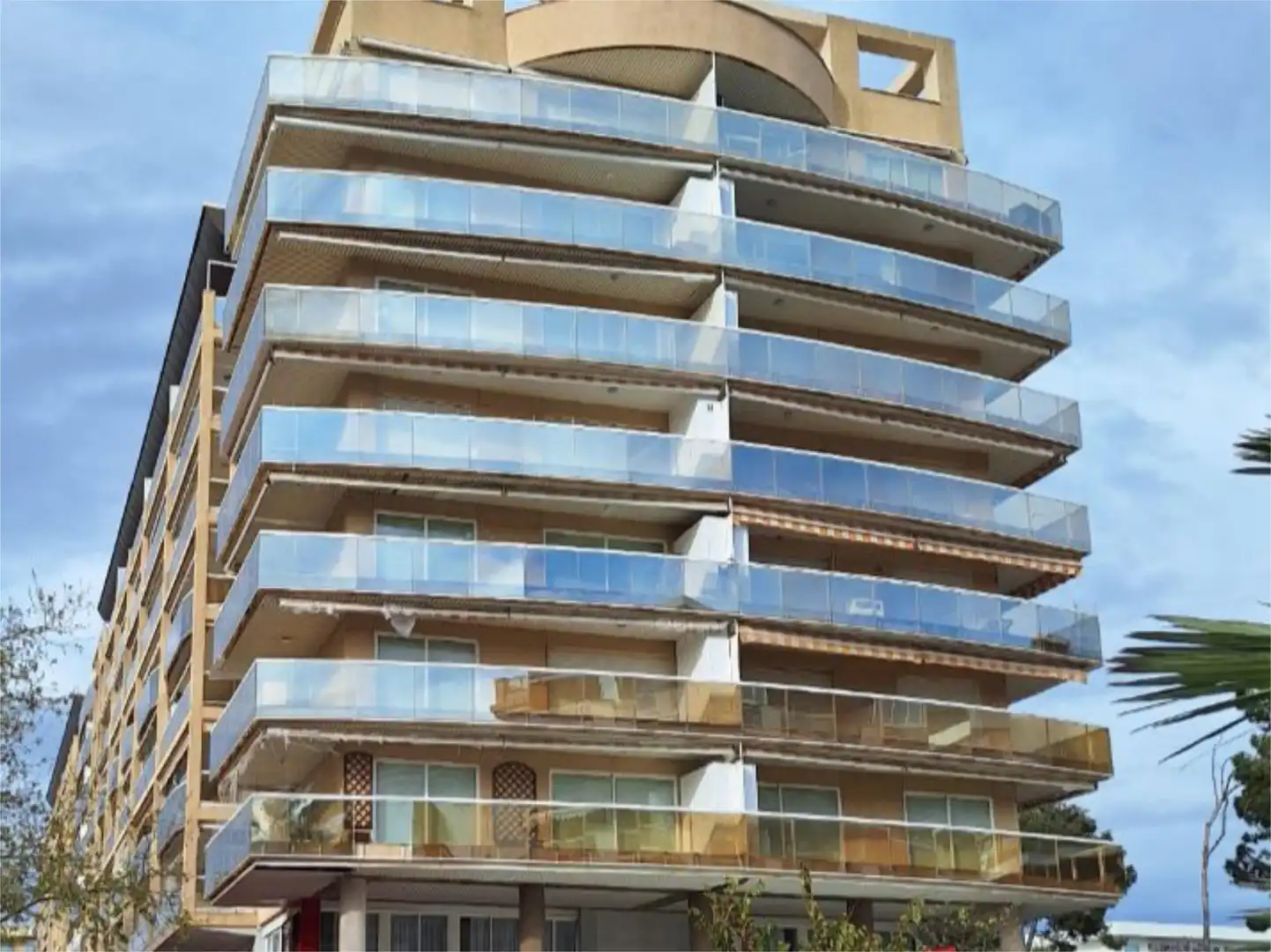 Außenansicht von Wohnungen zum Verkauf in Salou mit Klimaanlage, Terrasse und Schwimmbad