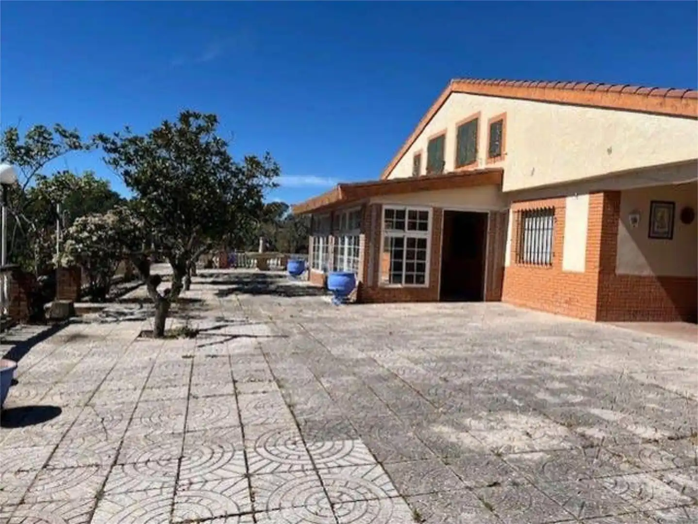 Casa adosada en venta en Espiel Vista exterior de Casa adosada en venta en Espiel con Calefacción, Jardín privado y Terraza