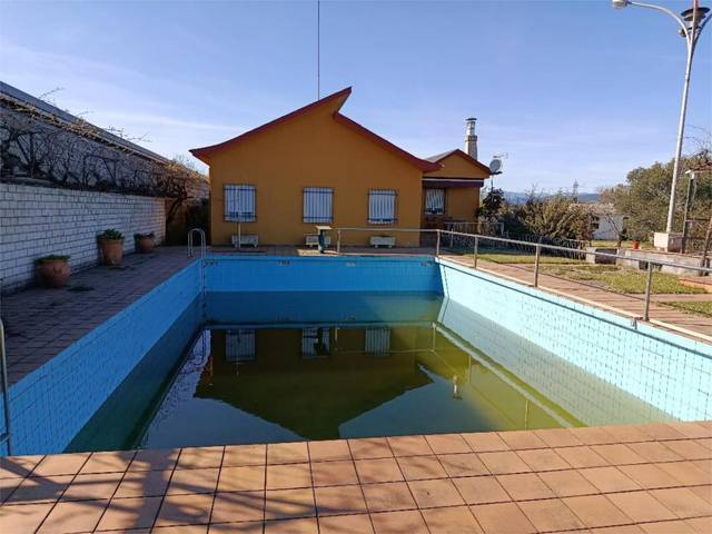 Casa-chalet en Venta en N-536, 20A en Priaranza del Bierzo