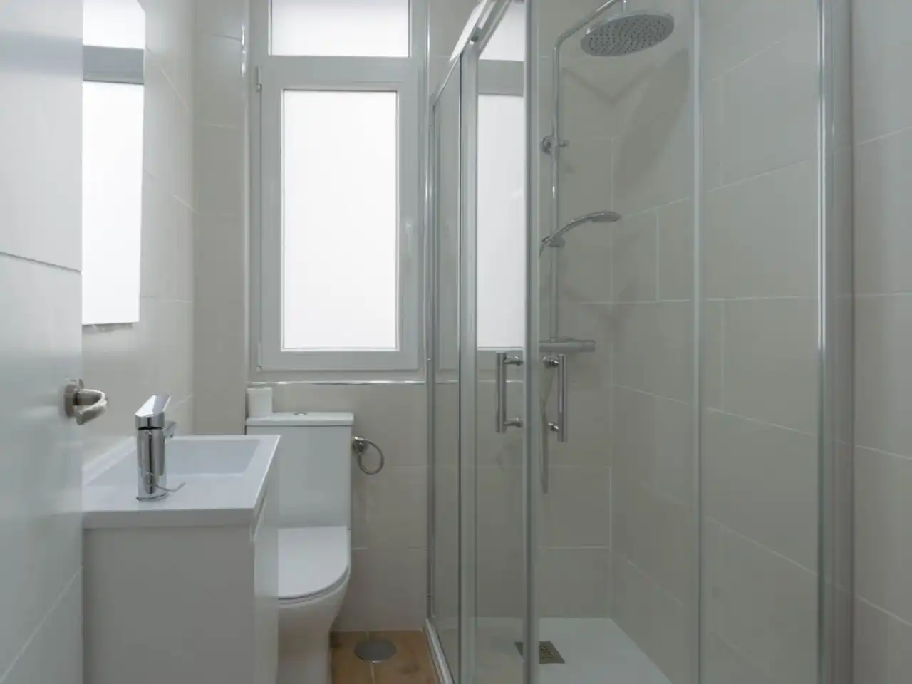 Flat for sale in Rúa Alcalde Soto González, 12, Falperra - Santa Lucía Bathroom of Flat for sale in A Coruña Capital with Balcony