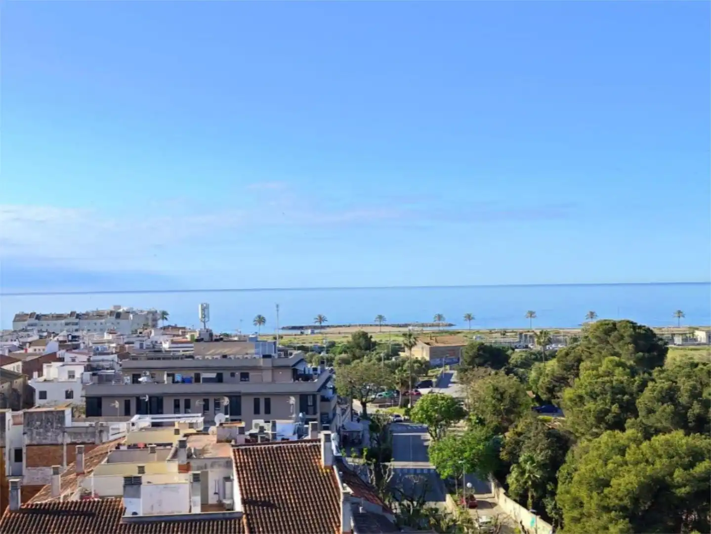 Flat for sale in Carretera Cunit a Clariana, 1, Cunit Residencial Exterior view of Flat for sale in Cunit with Air Conditioner and Terrace