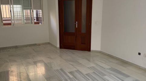 Casa adosada de alquiler en Avenida Reina Mercedes, 10, Castilleja de la Cuesta, Sevilla - imagen 3 Foto 3 de Casa adosada de alquiler en Avenida Reina Mercedes, 10, Castilleja de la Cuesta, Sevilla