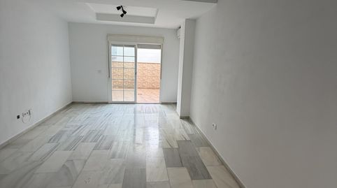 Casa adosada de alquiler en Avenida Reina Mercedes, 10, Castilleja de la Cuesta, Sevilla - imagen 5 Foto 5 de Casa adosada de alquiler en Avenida Reina Mercedes, 10, Castilleja de la Cuesta, Sevilla