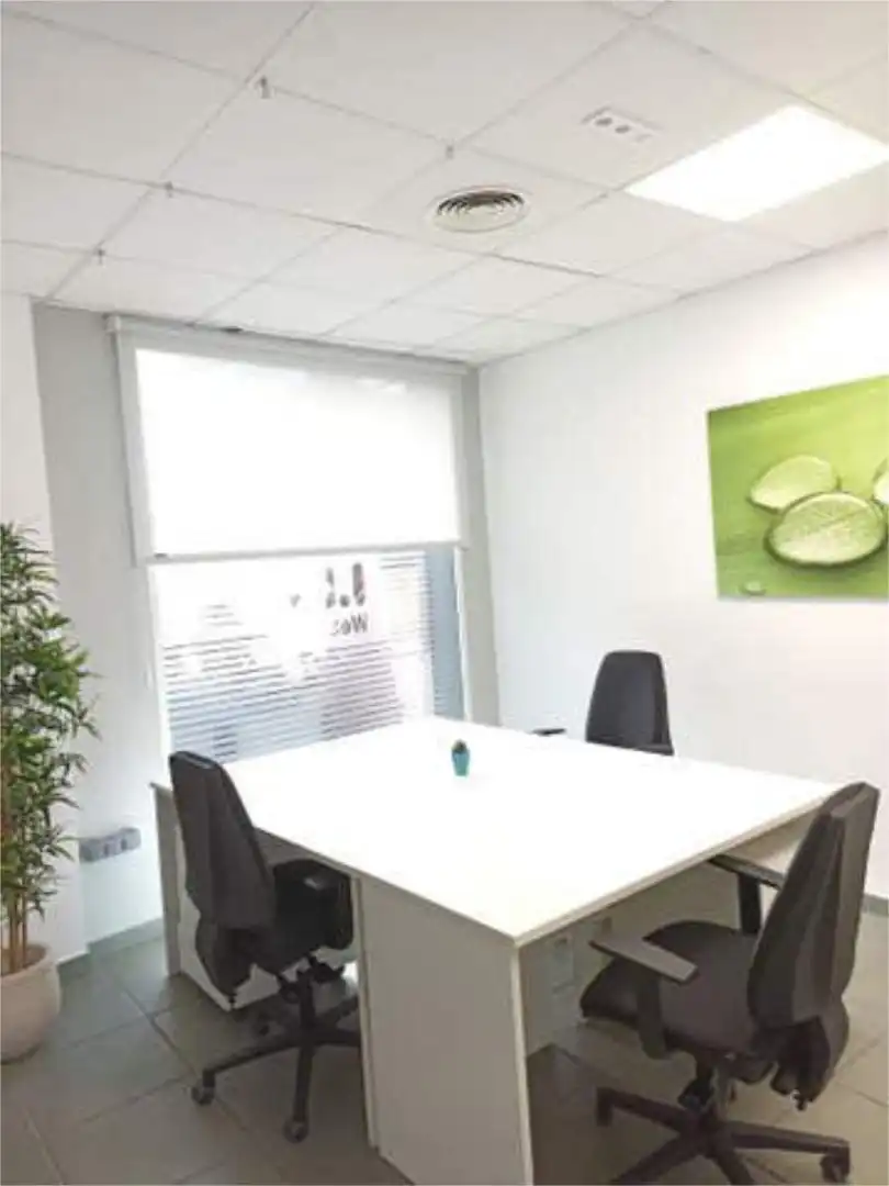 Office for rent in El Alborgí Office for rent in Paterna with Air Conditioner