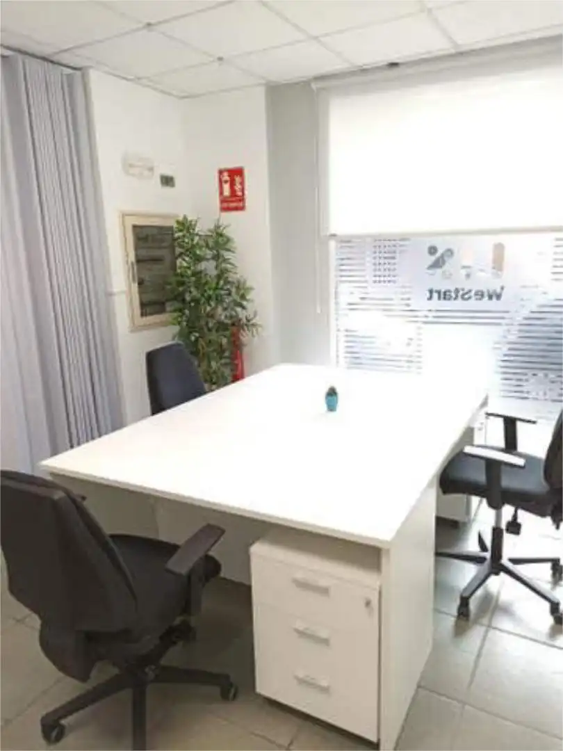 Oficina de lloguer a El Alborgí Oficina de lloguer en Paterna amb Aire condicionat