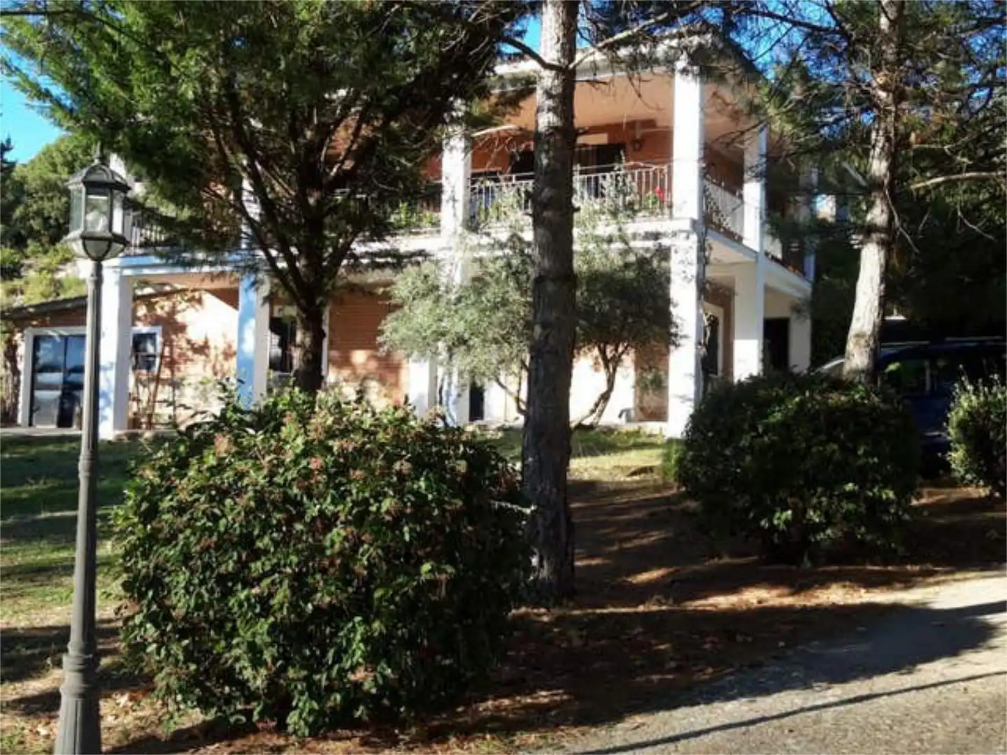 Vista exterior de Casa adosada en venda en Montarrón amb Calefacció, Jardí privat i Terrassa