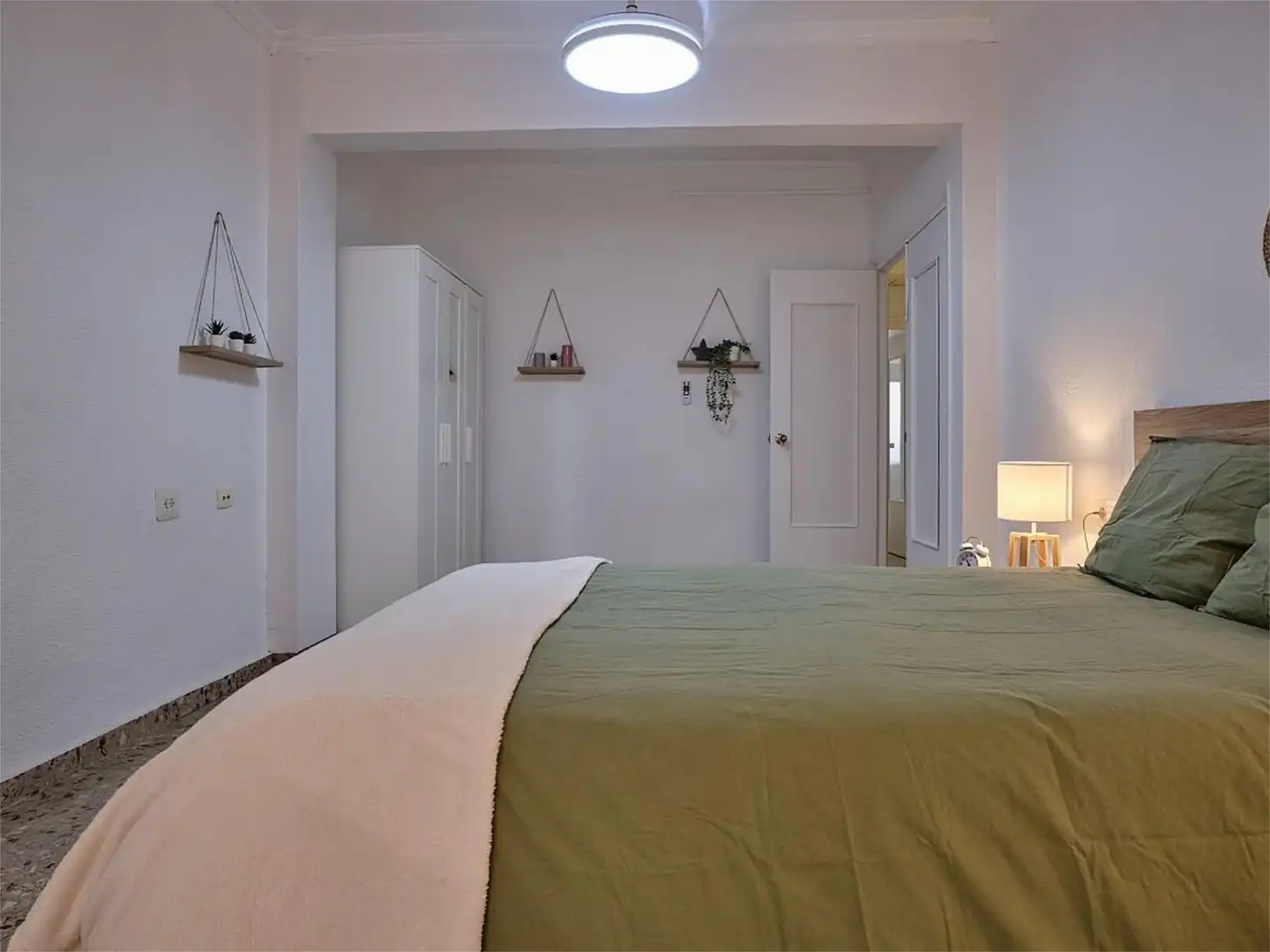 Room in Calle Mayor, 64, El Castillo - San Roque - El Carmen Room in Calle Mayor, 64, El Castillo - San Roque - El Carmen