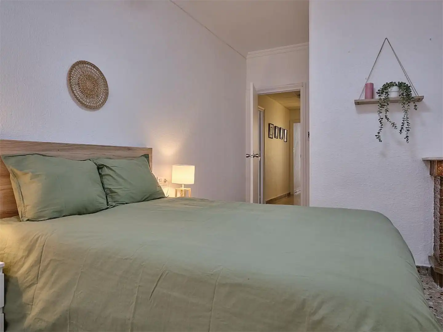 Room in Calle Mayor, 64, El Castillo - San Roque - El Carmen Room in Calle Mayor, 64, El Castillo - San Roque - El Carmen