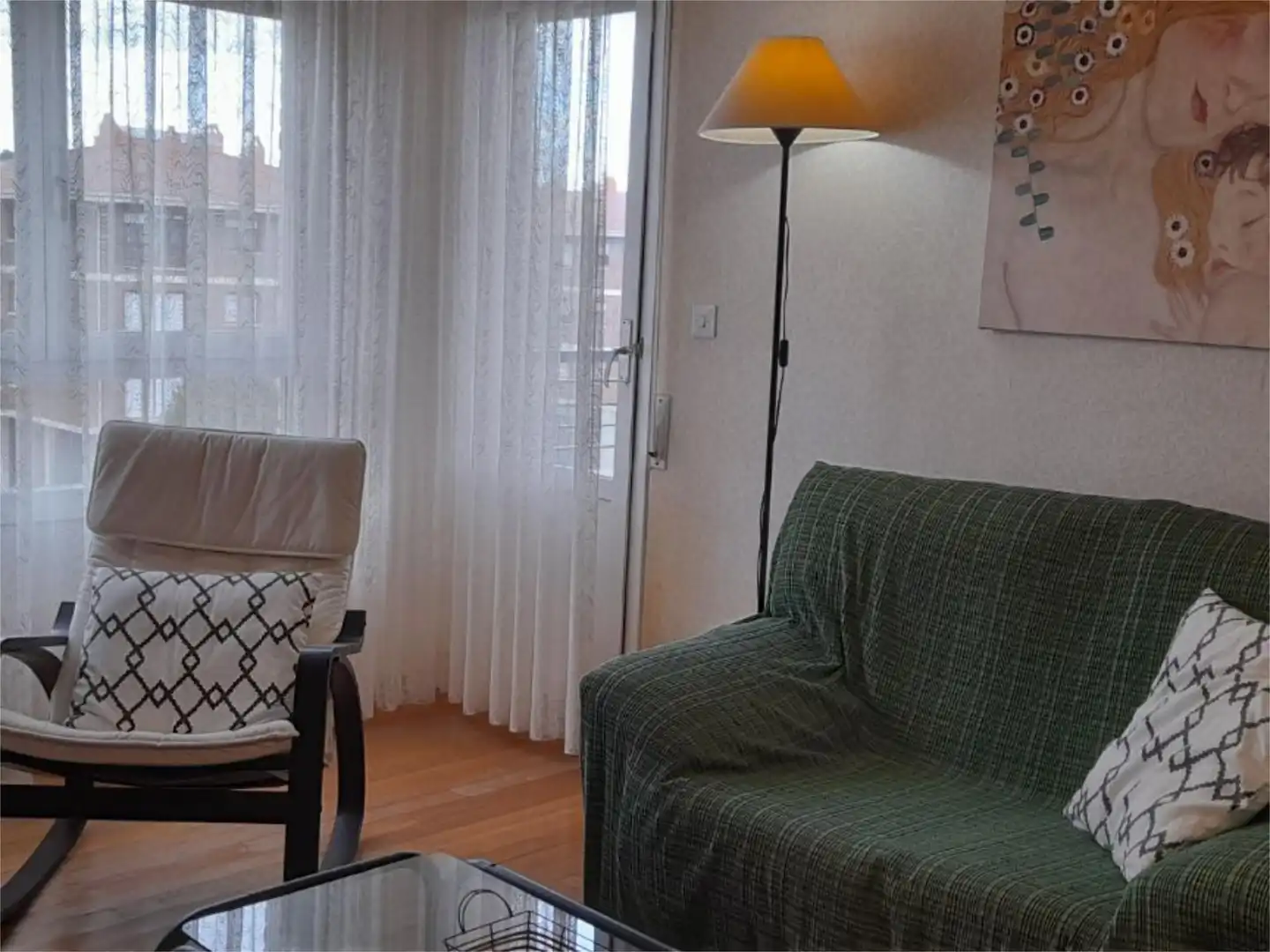 Sala de estar de Piso de alquiler en Villarcayo de Merindad de Castilla la Vieja con Parquet, Amueblado y Parking comunitario