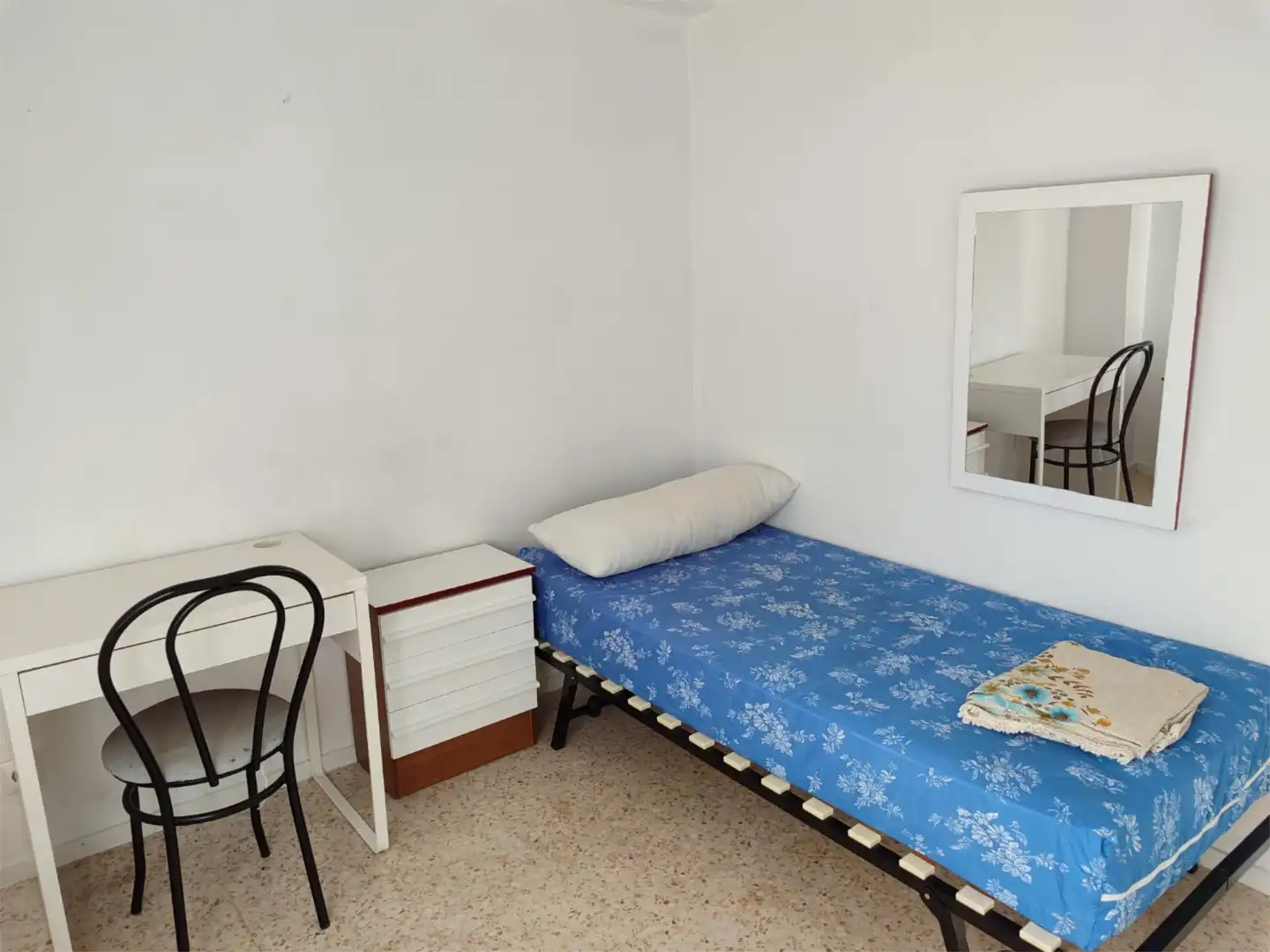 Piso de alquiler en Calle Luis Ortega Bru, 2, San Carlos - San José Habitación de Piso de alquiler en Sevilla con Aire acondicionado, Amueblado y Lavadora