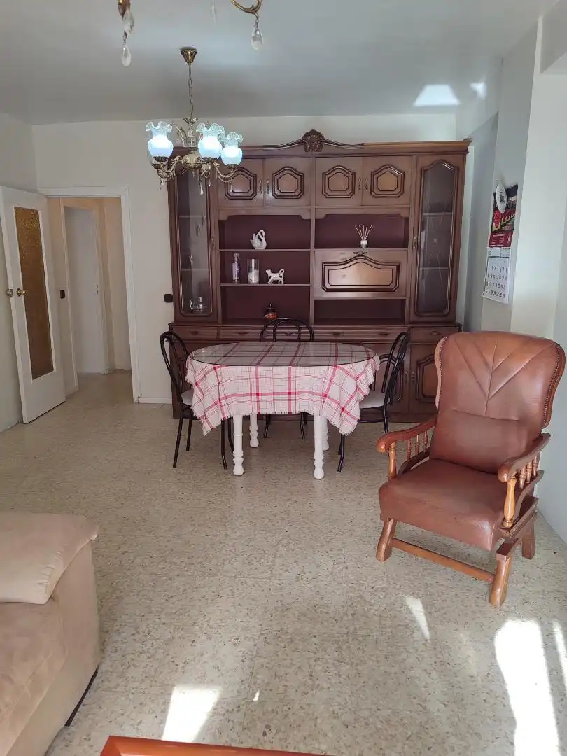 Piso de alquiler en Calle Luis Ortega Bru, 2, San Carlos - San José Comedor de Piso de alquiler en Sevilla con Aire acondicionado, Amueblado y Lavadora
