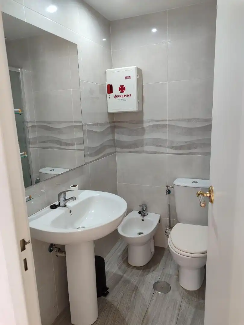 Piso de alquiler en Calle Luis Ortega Bru, 2, San Carlos - San José Baño de Piso de alquiler en Sevilla con Aire acondicionado, Amueblado y Lavadora