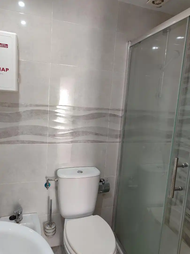 Piso de alquiler en Calle Luis Ortega Bru, 2, San Carlos - San José Baño de Piso de alquiler en Sevilla con Aire acondicionado, Amueblado y Lavadora