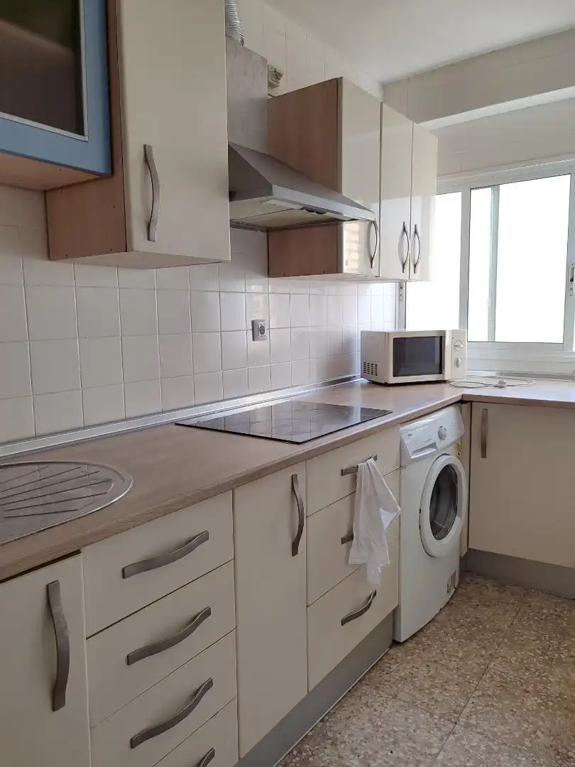 Piso de alquiler en Calle Luis Ortega Bru, 2, San Carlos - San José Cocina de Piso de alquiler en Sevilla con Aire acondicionado, Amueblado y Lavadora