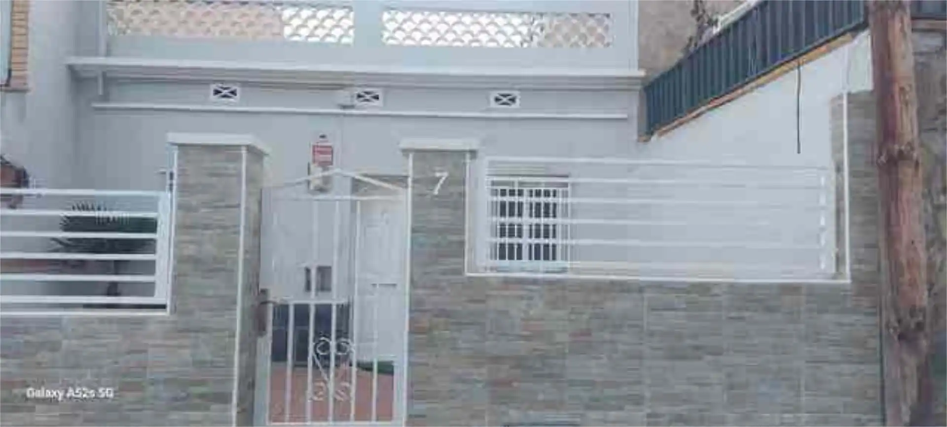 Casa o xalet en venda a Can Franquesa Vista exterior de Casa o xalet en venda en Santa Coloma de Gramenet amb Terrassa
