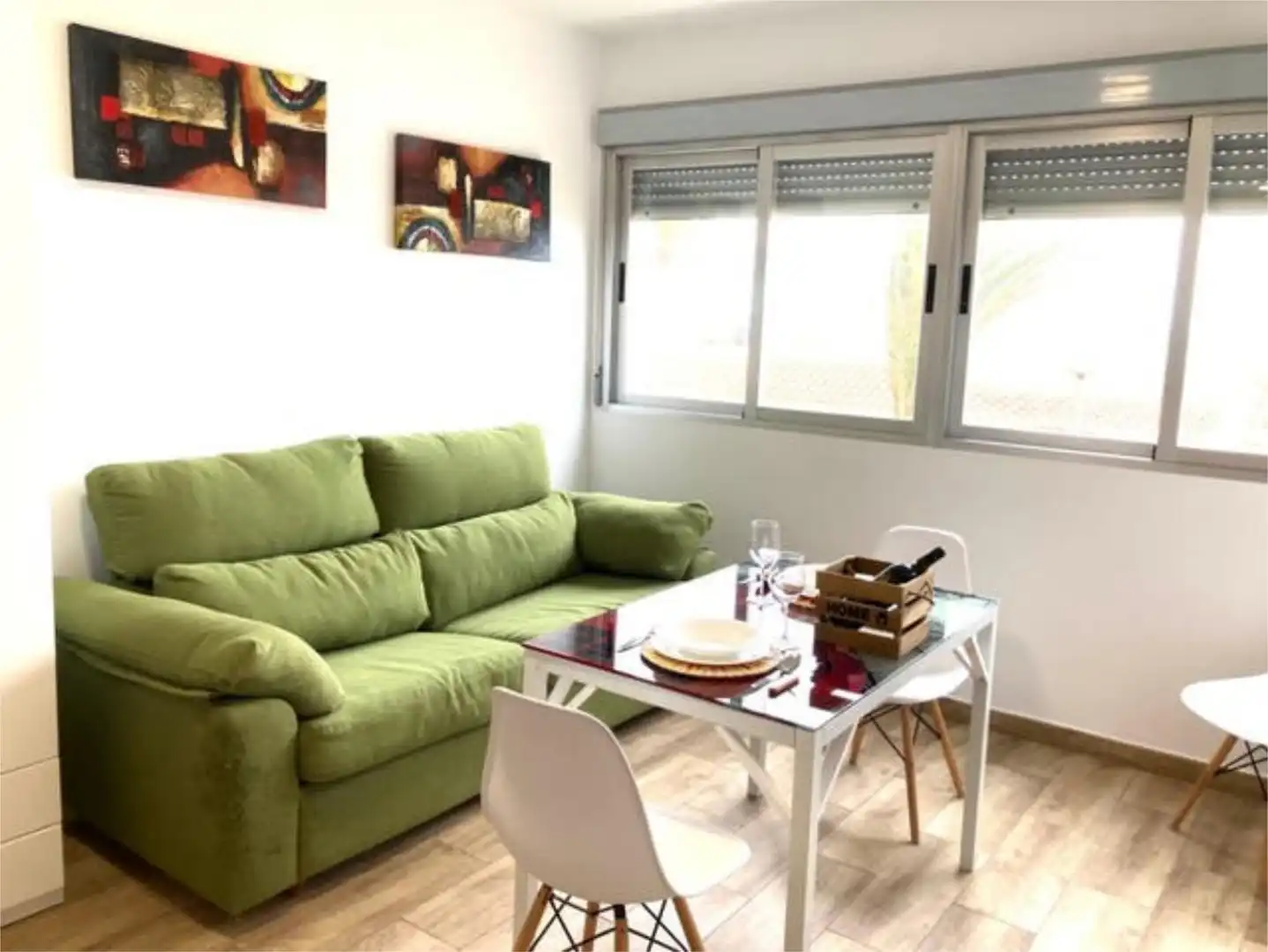 Sala d'estar de Pis de lloguer en Roquetas de Mar amb Calefacció, Jardí privat i Piscina