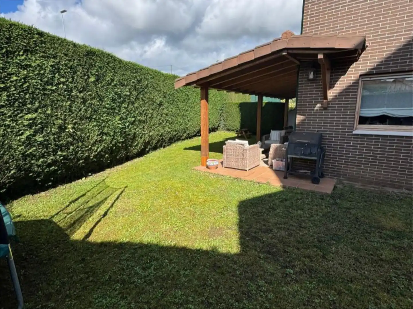 Casa adosada en venda a Viella - Granda - Meres Terrassa de Casa adosada en venda en Siero amb Calefacció, Jardí privat i Parquet