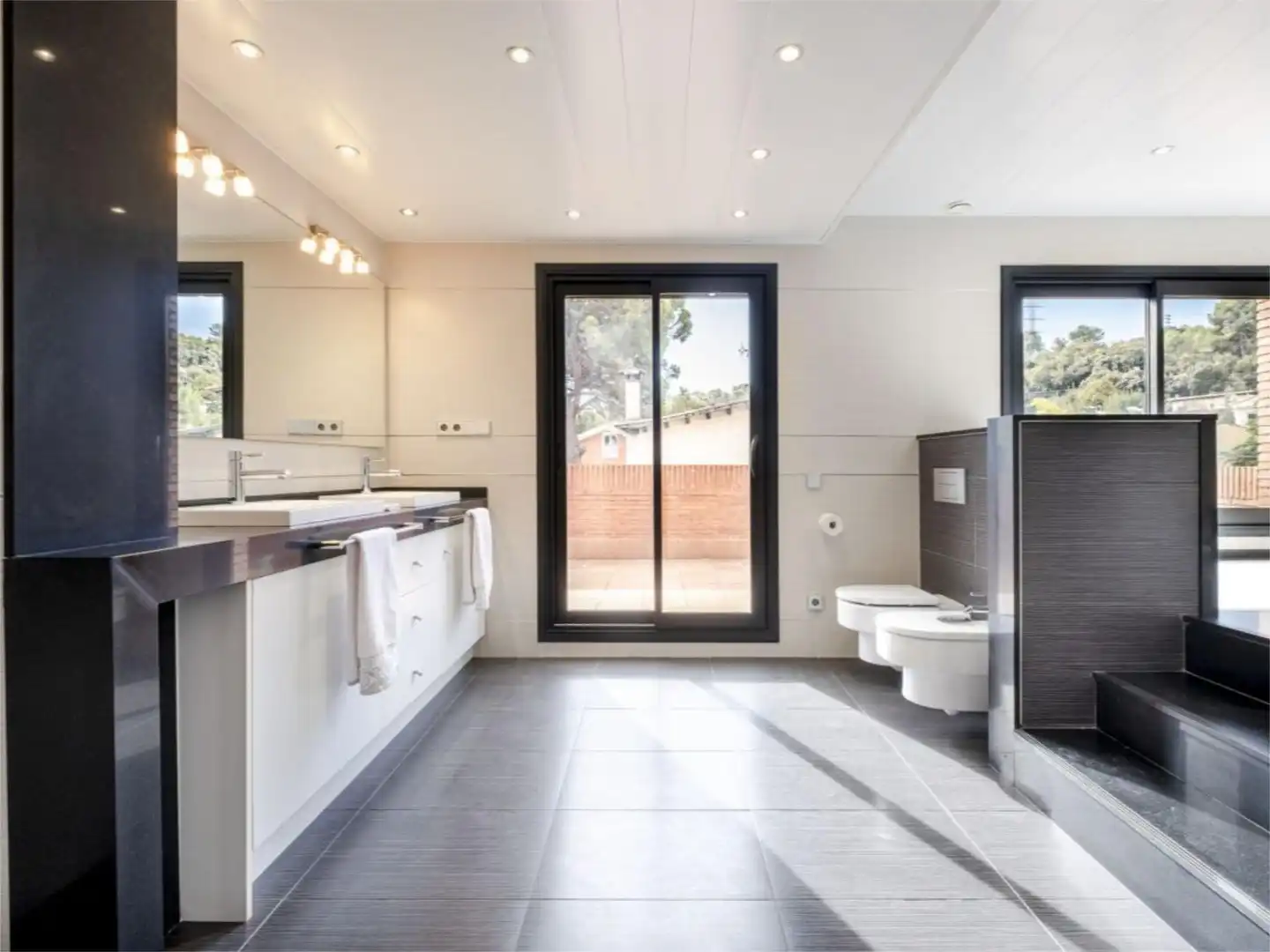 Bathroom of Houses for sale in Sant Cugat del Vallès  with Air Conditioner, Heating and Private garden