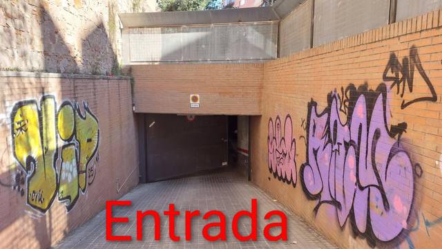 Garaje en Alquiler en Carrer de Joan Güell, 23 en Sants