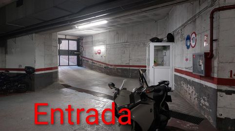 Foto 2 de Garaje de alquiler en Carrer de Joan Güell, 23, Sants, Barcelona Capital