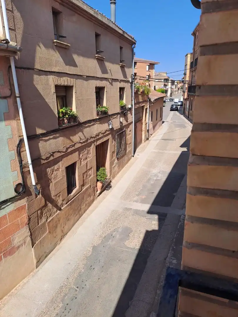 Casa adosada en venta en Calle Barriocampo, 27, Alesanco Vista exterior de Casa adosada en venta en Alesanco con Amueblado