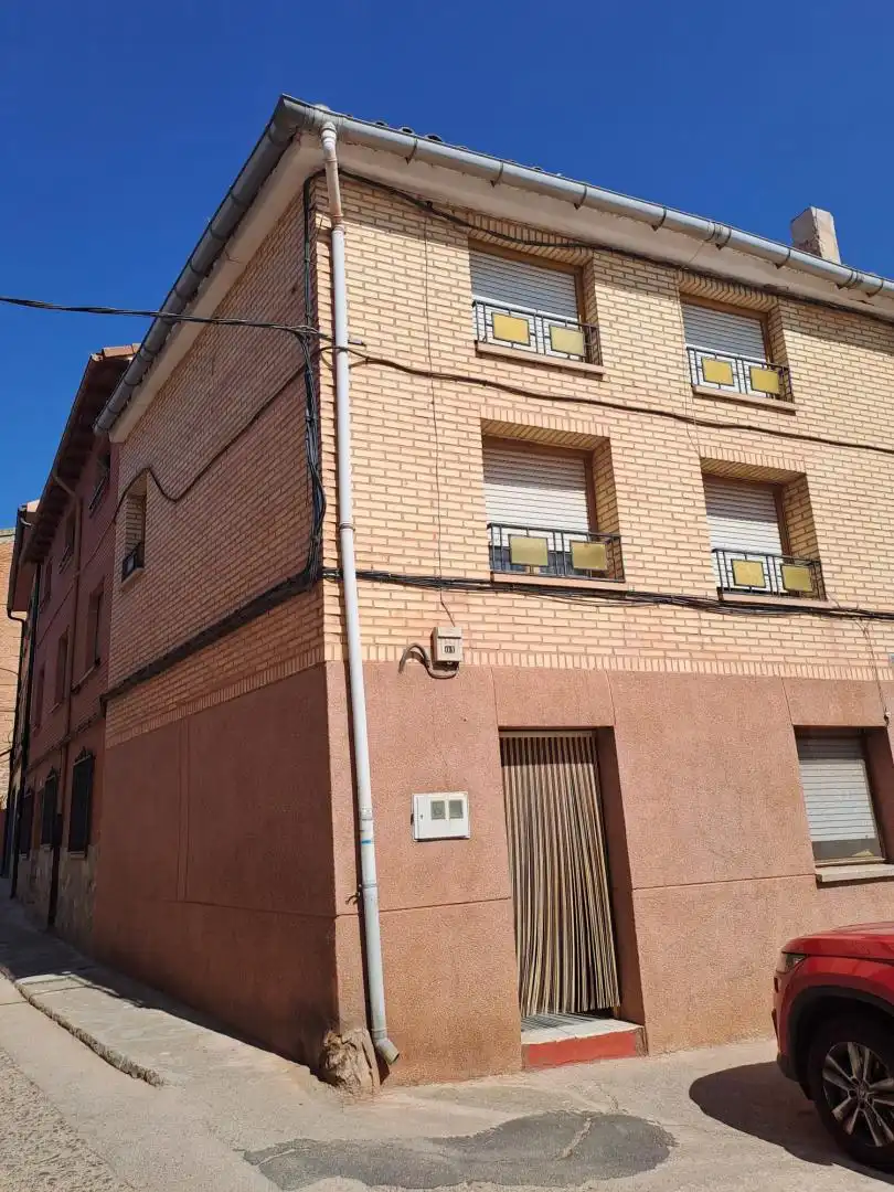Casa adosada en venta en Calle Barriocampo, 27, Alesanco Vista exterior de Casa adosada en venta en Alesanco con Amueblado