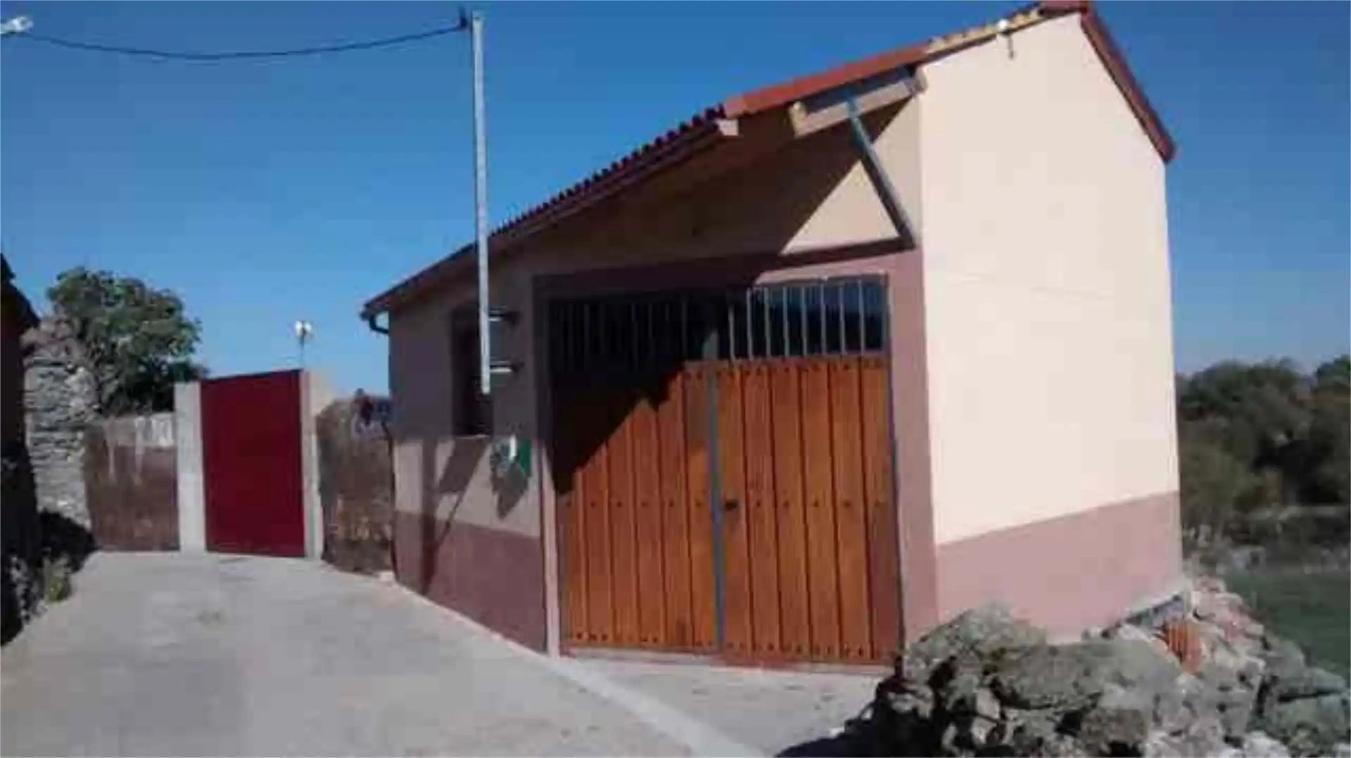 Casa o xalet en venda a Pereruela Vista exterior de Casa o xalet en venda en Pereruela amb Calefacció, Jardí privat i Traster