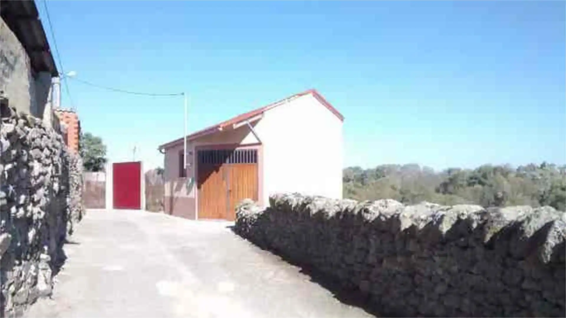 Casa o xalet en venda a Pereruela Vista exterior de Casa o xalet en venda en Pereruela amb Calefacció, Jardí privat i Traster