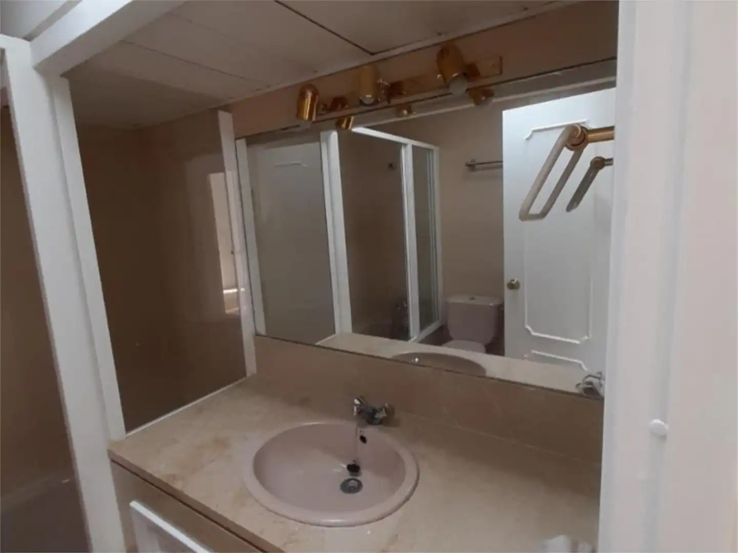 Casa o chalet de alquiler en Calle de Cuesta Blanca, 43, El Soto de la Moraleja Baño de Casa o chalet de alquiler en La Moraleja con Aire acondicionado, Calefacción y Jardín privado