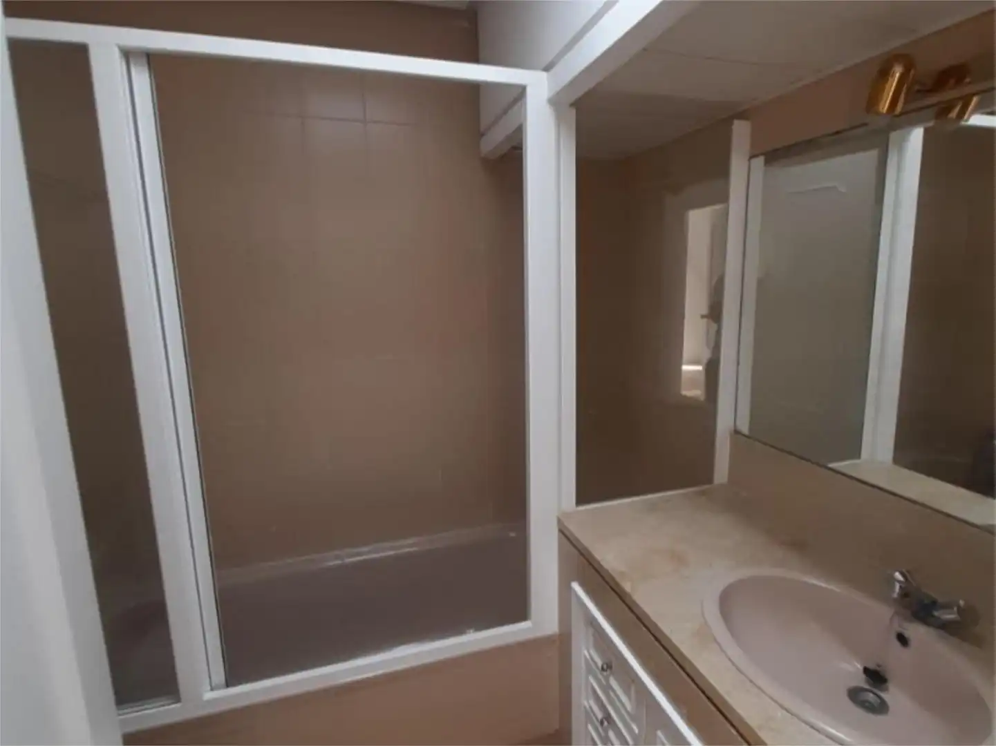 Casa o chalet de alquiler en Calle de Cuesta Blanca, 43, El Soto de la Moraleja Baño de Casa o chalet de alquiler en La Moraleja con Aire acondicionado, Calefacción y Jardín privado