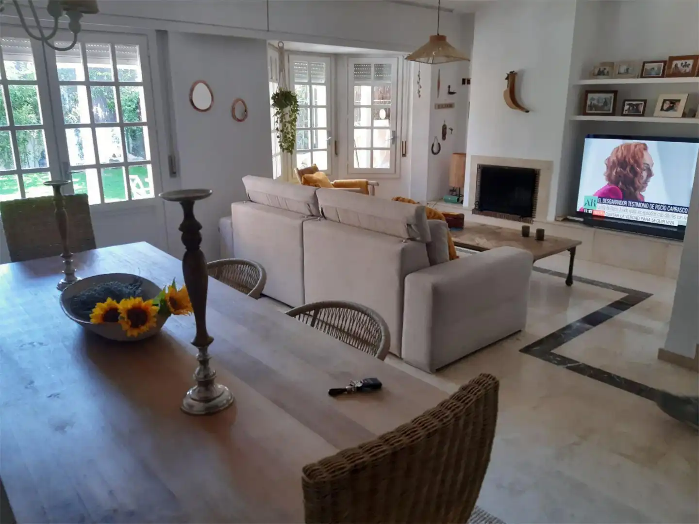 Casa o chalet de alquiler en Calle de Cuesta Blanca, 43, El Soto de la Moraleja Sala de estar de Casa o chalet de alquiler en La Moraleja con Aire acondicionado, Calefacción y Jardín privado