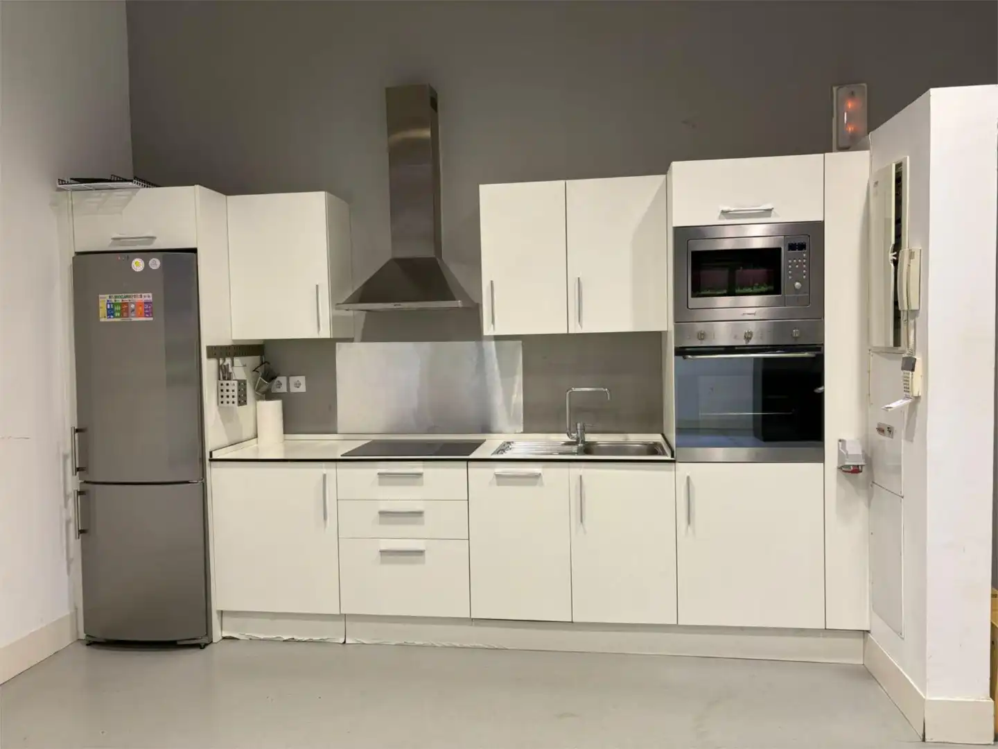 Flat for sale in Carretera de Fuencarral, 44, Zona Industrial Kitchen of Flat for sale in Alcobendas with Air Conditioner, Heating and Swimming Pool