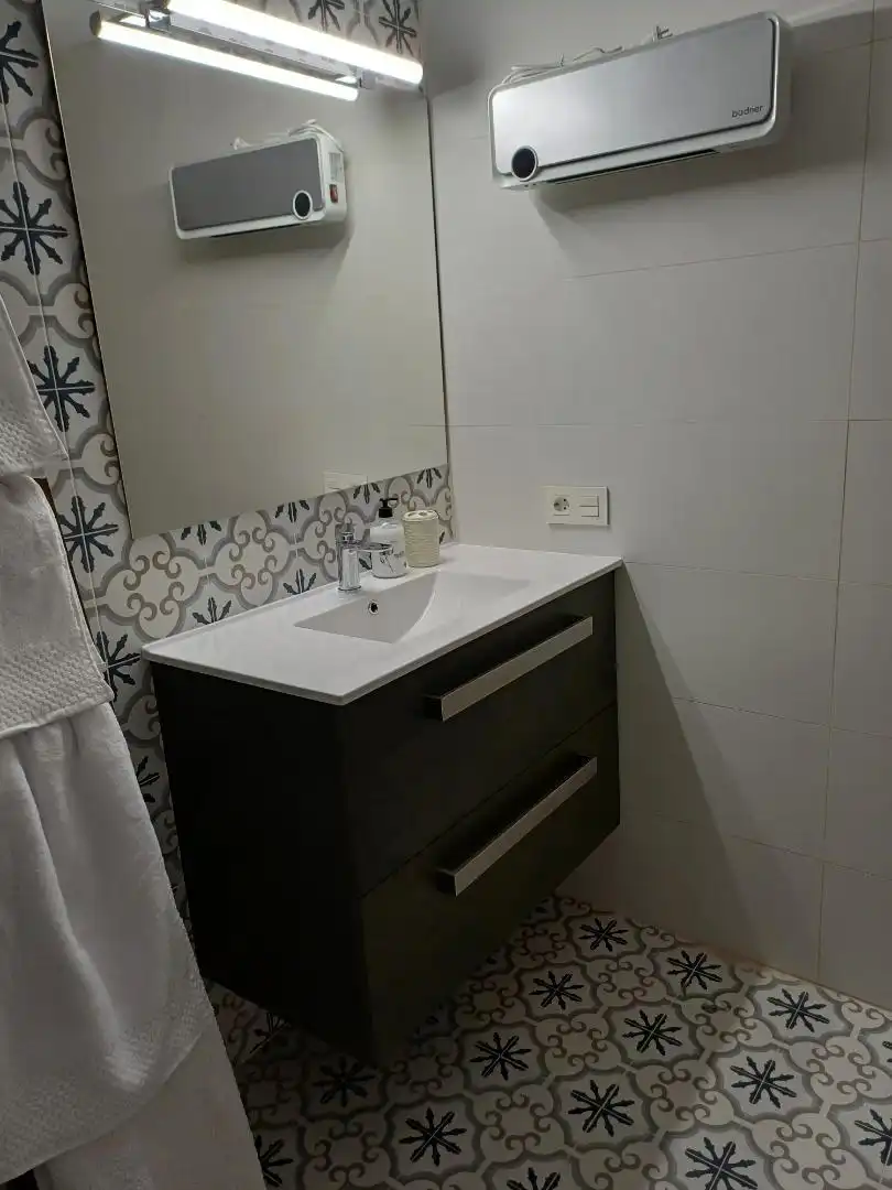 Baño de Piso de alquiler en  Toledo Capital con Aire acondicionado, Calefacción y Terraza