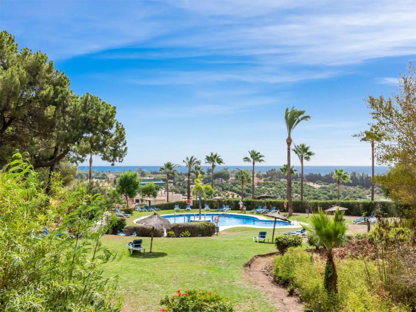 Dúplex en venda a Calle Alpandeire, 11, La Concha - Resina Golf Jardí de Dúplex en venda en Estepona amb Aire condicionat, Calefacció i Terrassa