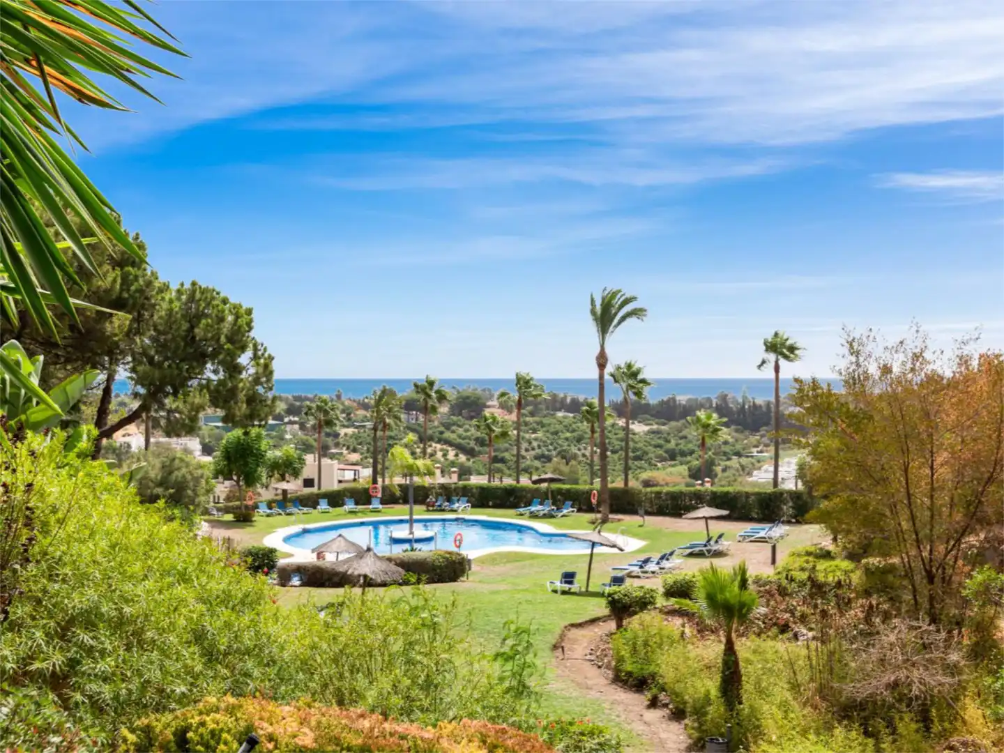 Dúplex en venda a Calle Alpandeire, 11, La Concha - Resina Golf Jardí de Dúplex en venda en Estepona amb Aire condicionat, Calefacció i Terrassa