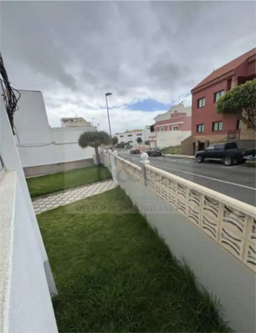 Piso en venta en Ingenio pueblo Vista exterior de Piso en venta en Ingenio con Trastero y Amueblado