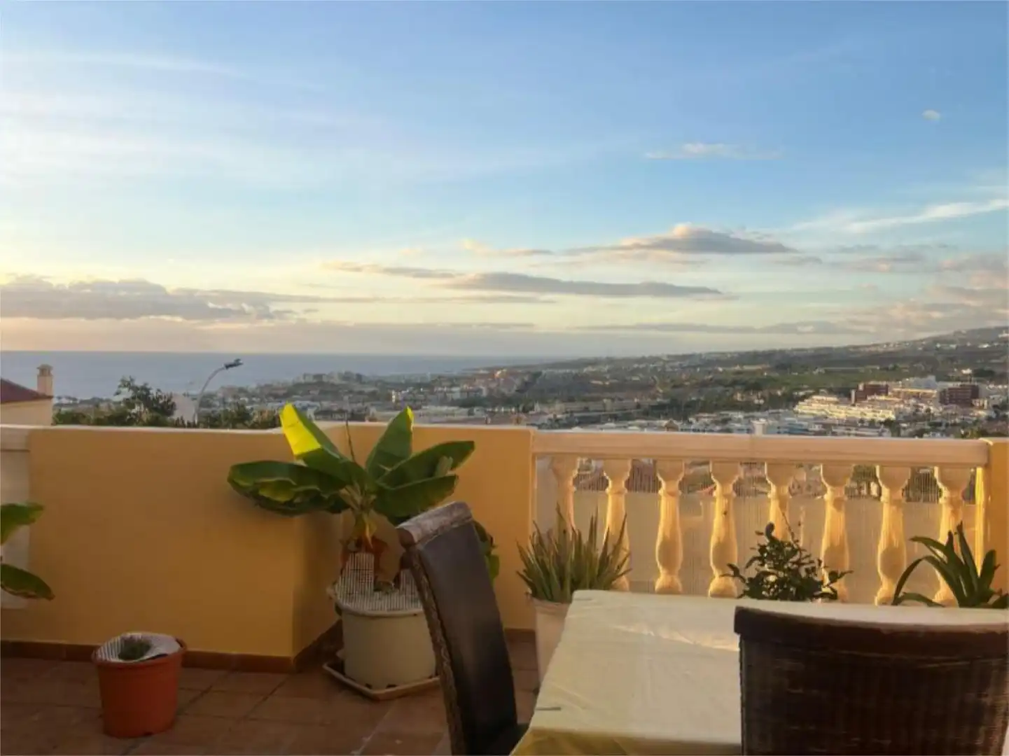 Außenansicht von Wohnung zur Miete in Adeje mit Privatgarten, Terrasse und Möbliert