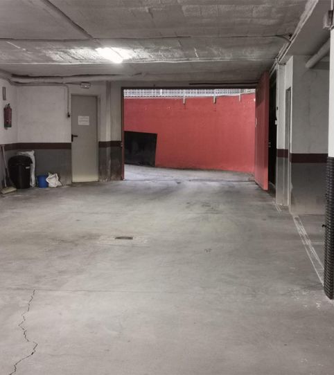 Foto 2 von Garage zum Verkauf in Calle la Parva, 4, San Cristóbal de Segovia, Segovia