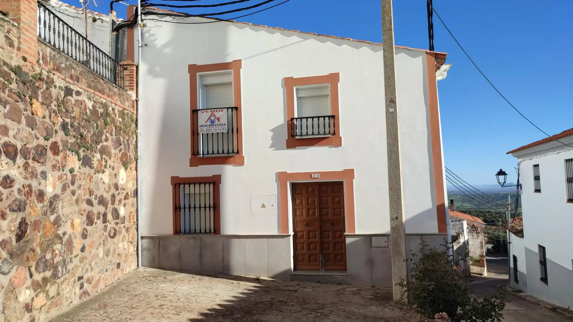 Vista exterior de Casa adosada en venda en Feria amb Moblat