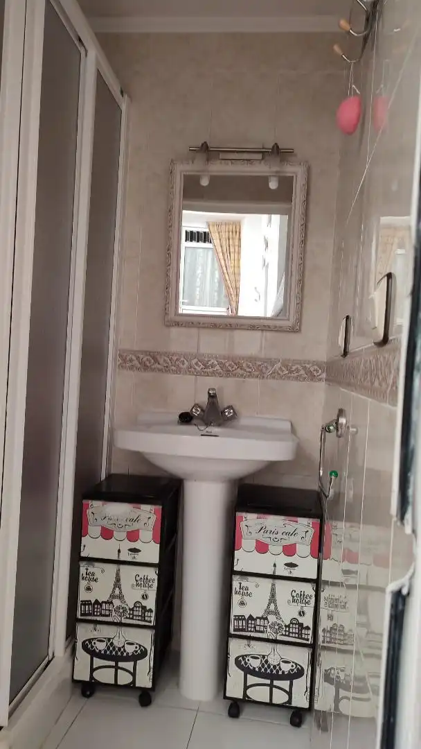 Casa adosada en venta en de atrás, 23, Feria Baño de Casa adosada en venta en Feria con Amueblado