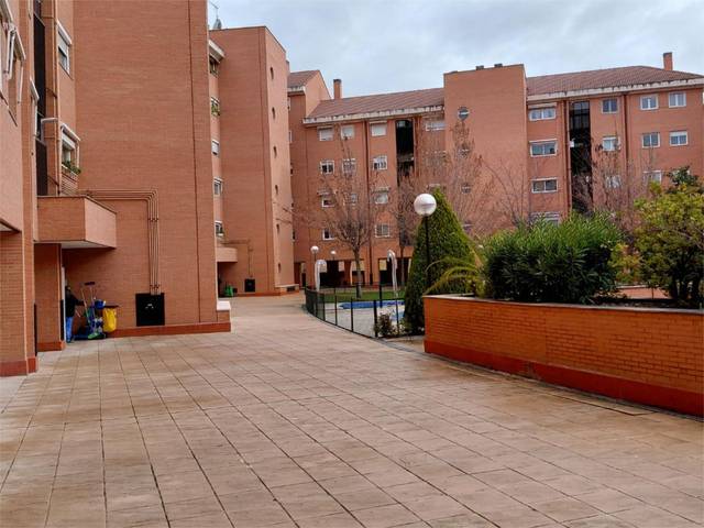 Piso en Venta en Avenida del Doctor García Tapia, 155 en Marroquina