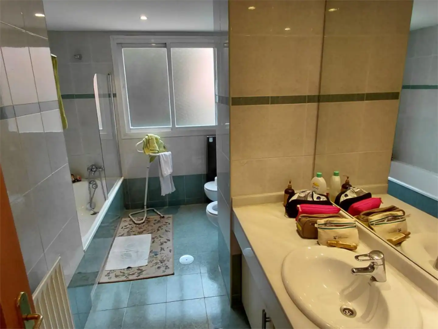 Flat for sale in Cañon Del Río Lobos, 7, Madrid Bathroom of Flat for sale in Madrid with Air Conditioner, Heating and Private garden