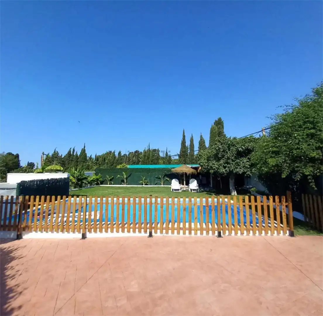 Piscina de Casa o xalet en venda en El Puerto de Santa María amb Aire condicionat, Jardí privat i Terrassa